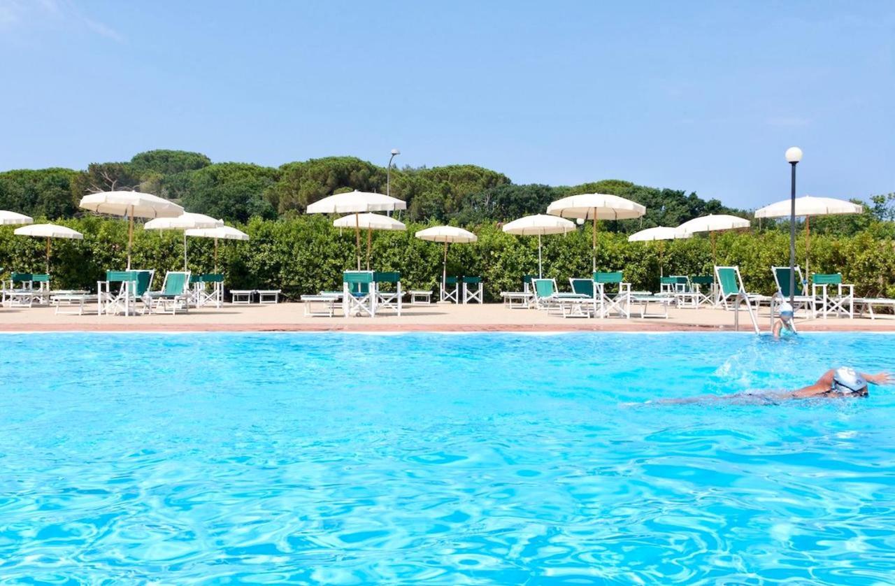 Isa-Apartments 4 Beds In Residence With Swimming-Pool In San Vincenzo, Just 600 Meters From The Sea Exteriör bild