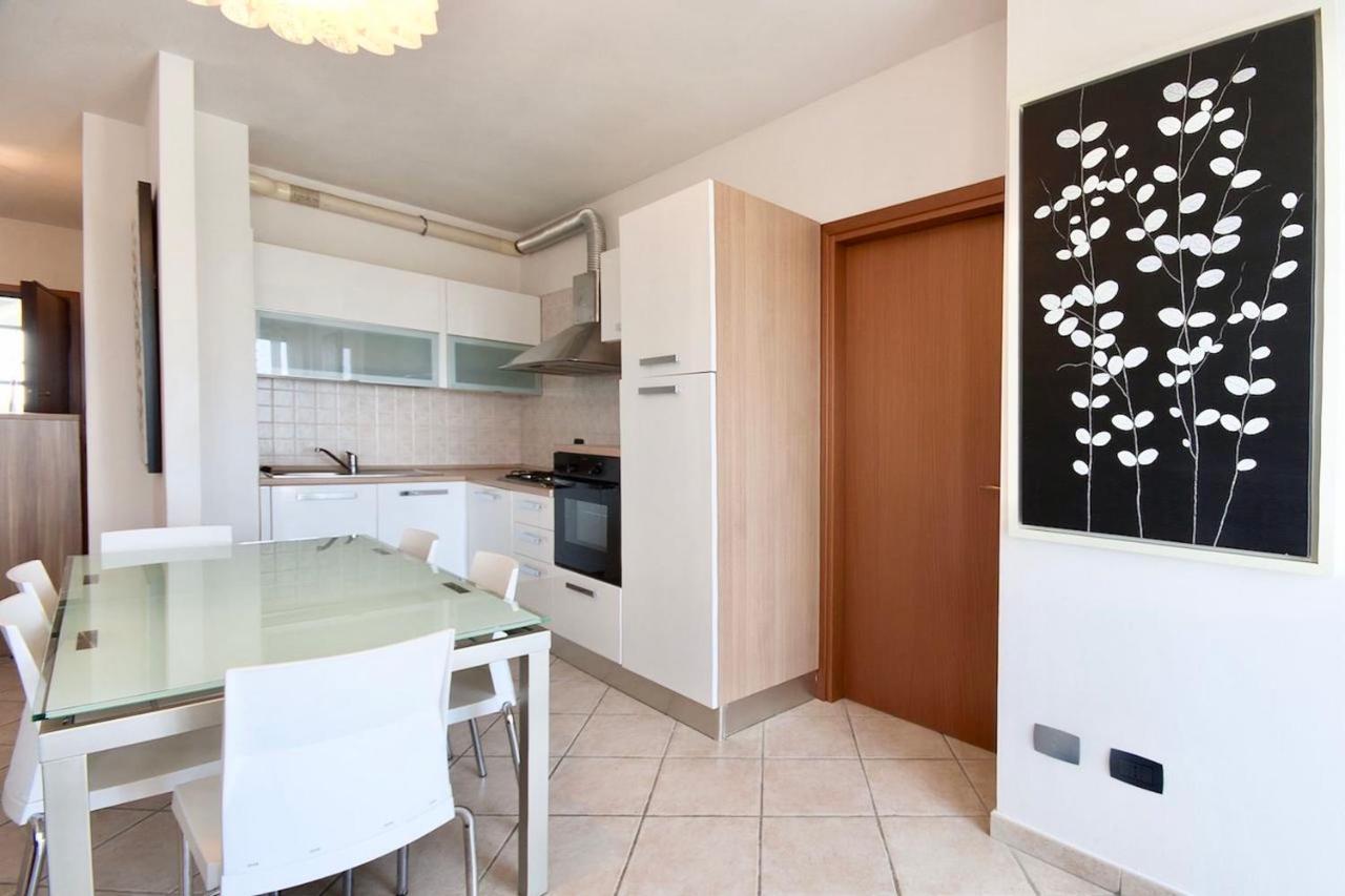 Isa-Apartments 4 Beds In Residence With Swimming-Pool In San Vincenzo, Just 600 Meters From The Sea Exteriör bild